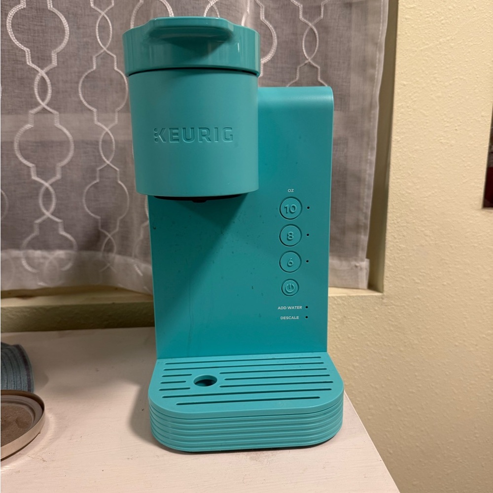 Keurig Coffee Maker in Aqua Blue